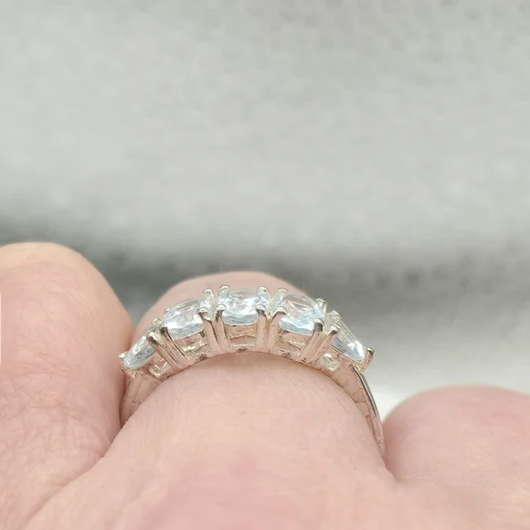 NWOT Genuine Sky Blue Topaz 5 Stone Ring - Picture 6 of 8